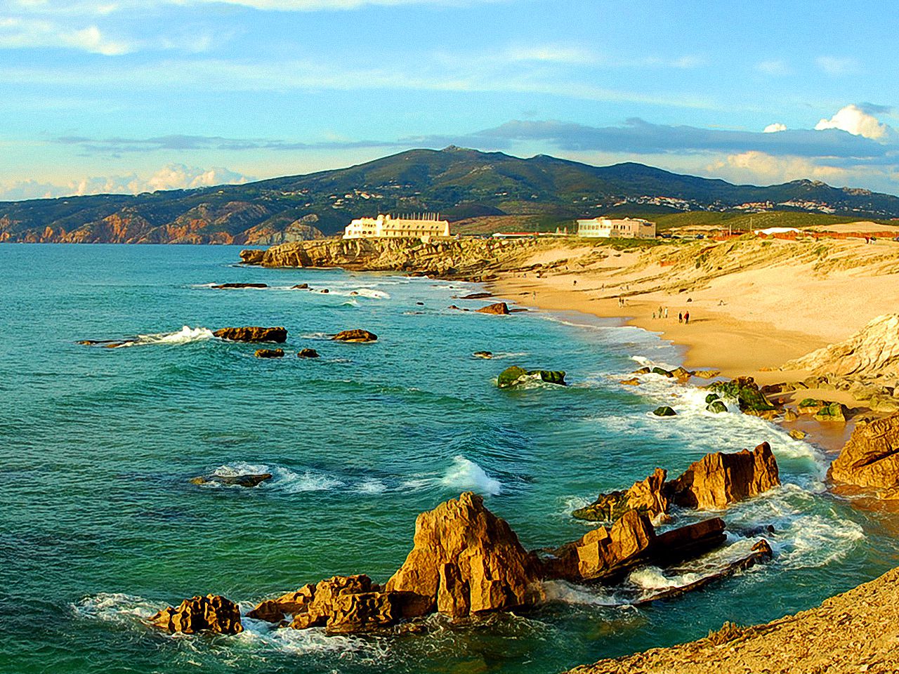 Plage de Cresmina avec l'Hôtel Fortaleza do Guincho en arrière-plan, Cascais Portugal
